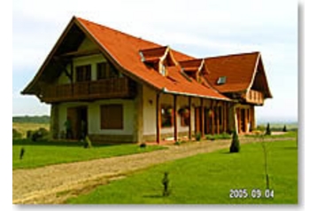 Hungría Privát Parád, Exterior